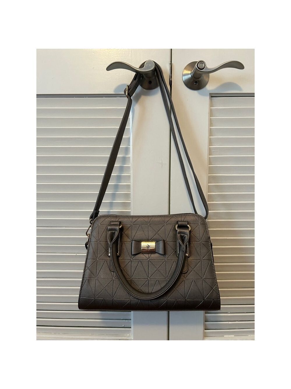 Stacey Whitmore Everyday Elegance Silver Gray Purse Danbury Mint NWOT